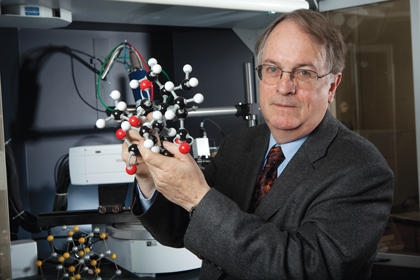 Giải Nobel Hóa học 2019 trao cho 3 nhà khoa học sáng chế pin sạc Giai Nobel Hoa hoc 2019 trao cho 3 nha khoa hoc sang che pin sac