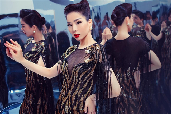 Lệ Quyên: 'Đốt' 30 tỷ và hát một mình Le Quyen: 'Dot' 30 ty va hat mot minh