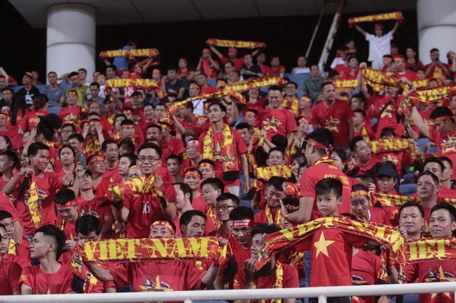 Việt Nam thắng Malaysia 1-0 bằng bàn thắng của Quang Hải Viet Nam thang Malaysia 1-0 bang ban thang cua Quang Hai