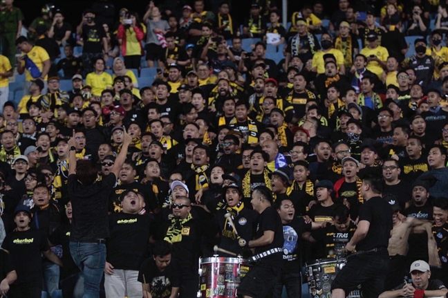 Việt Nam thắng Malaysia 1-0 bằng bàn thắng của Quang Hải Viet Nam thang Malaysia 1-0 bang ban thang cua Quang Hai