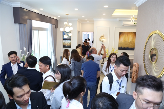 Sôi động lễ khai trương căn hộ mẫu Paris Hoàng Kim Soi dong le khai truong can ho mau Paris Hoang Kim