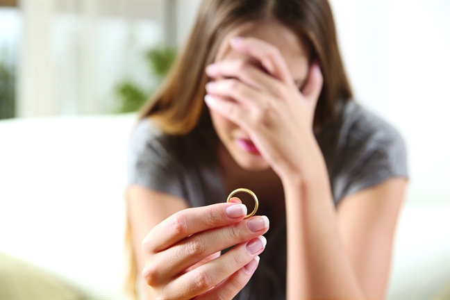 Chồng có bồ, vợ vội đi phẫu thuật thẩm mỹ Chong co bo, vo voi di phau thuat tham my