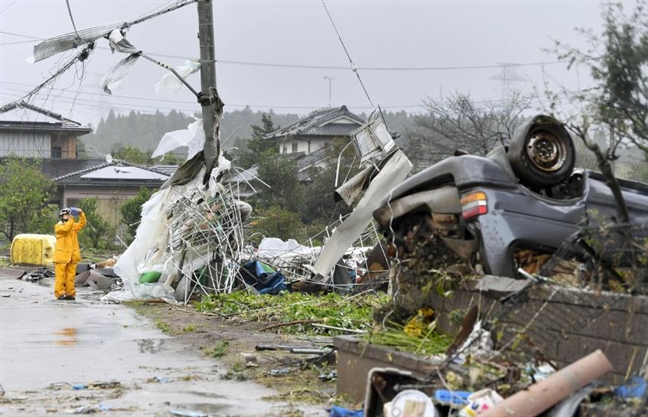 Siêu bão Hagibis ở Nhật Bản đã có 2 người tử vong, 60 người bị thương Sieu bao Hagibis o Nhat Ban da co 2 nguoi tu vong, 60 nguoi bi thuong