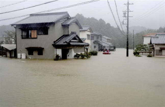 Siêu bão Hagibis ở Nhật Bản đã có 2 người tử vong, 60 người bị thương Sieu bao Hagibis o Nhat Ban da co 2 nguoi tu vong, 60 nguoi bi thuong