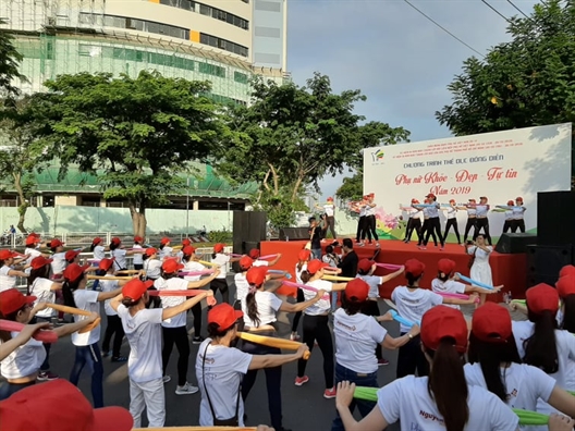 Phụ nữ mạnh mẽ, tự tin thì sẽ đẹp! Phu nu manh me, tu tin thi se dep!