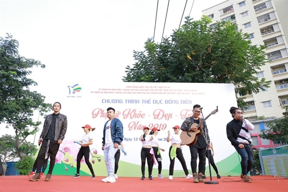 Phụ nữ mạnh mẽ, tự tin thì sẽ đẹp! Phu nu manh me, tu tin thi se dep!
