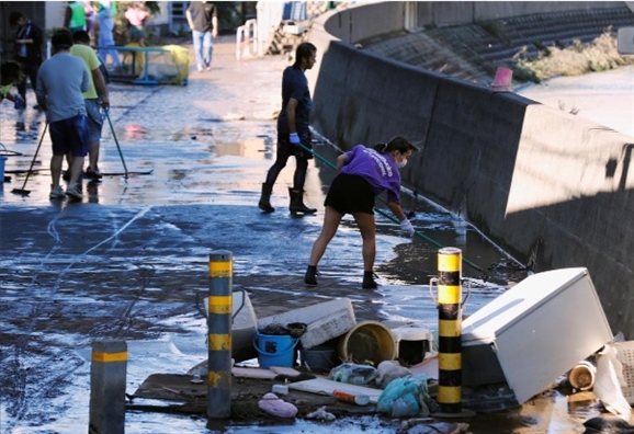 7 người thiệt mạng, 15 người mất tích do siêu bão Hagibis tính đến sáng Chủ nhật 7 nguoi thiet mang, 15 nguoi mat tich do sieu bao Hagibis tinh den sang Chu nhat