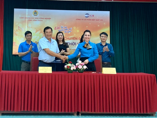 Chia sẻ bí quyết dạy con thời hiện đại cho công nhân nữ tại các khu công nghiệp Chia se bi quyet day con thoi hien dai cho cong nhan nu tai cac khu cong nghiep