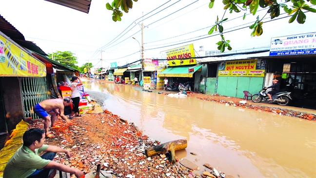 Đường thành sông vì… không có cống Duong thanh song vi… khong co cong