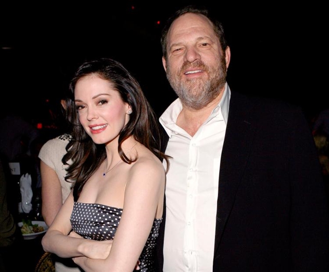 Bà Hillary Clinton bị cáo buộc từng bảo vệ 'yêu râu xanh' Harvey Weinstein Ba Hillary Clinton bi cao buoc tung bao ve 'yeu rau xanh' Harvey Weinstein