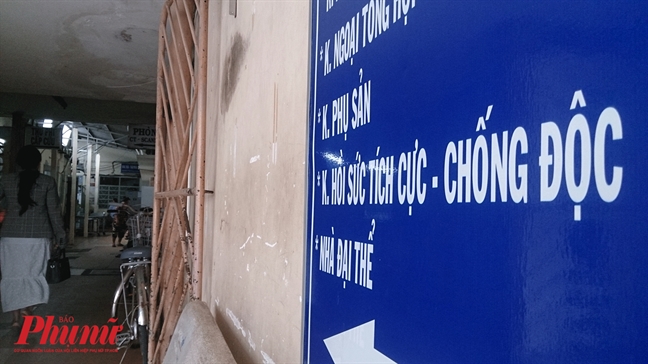Bệnh viện Trưng Vương cúp điện, nhân viên y tế bóp bóng bằng tay cứu bệnh nhân Benh vien Trung Vuong cup dien, nhan vien y te bop bong bang tay cuu benh nhan