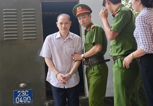 Xét xử vụ gian lận điểm thi tại Hà Giang: Bất ngờ lời khai của Vũ Trọng Lương Xet xu vu gian lan diem thi tai Ha Giang: Bat ngo loi khai cua Vu Trong Luong