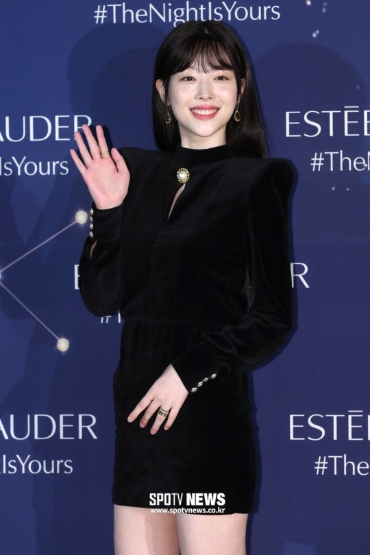 'Gái hư' Sulli: Từ hình tượng công chúa đến áp lực bị chỉ trích và tự vẫn 'Gai hu' Sulli: Tu hinh tuong cong chua den ap luc bi chi trich va tu van