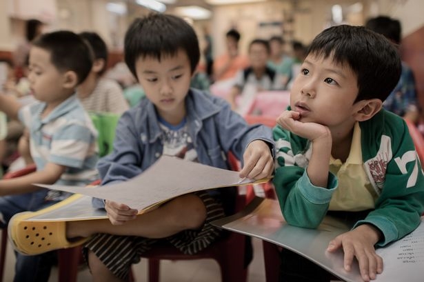 Vợ dị ứng vì chồng ích kỷ... giống Tây Vo di ung vi chong ich ky... giong Tay