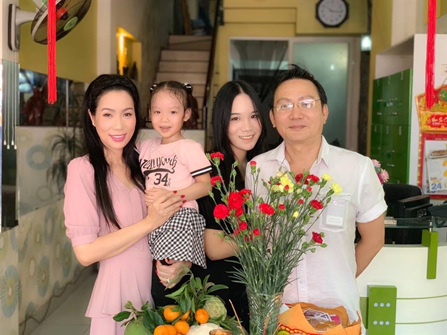 Nghệ sĩ Việt vất vả vượt stress và trầm cảm Nghe si Viet vat va vuot stress va tram cam