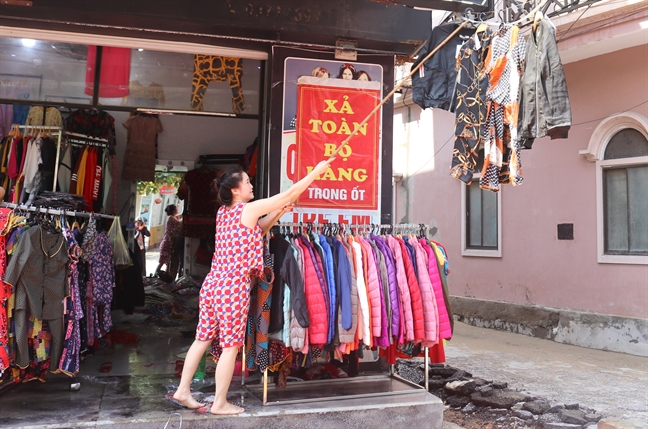 Phố thời trang nổi tiếng Thành phố Vinh thành sân phơi quần áo sau lũ Pho thoi trang noi tieng Thanh pho Vinh thanh san phoi quan ao sau lu