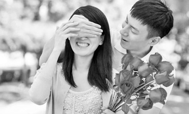 Giỏ hoa hồng ấy chồng mua tặng ai? Gio hoa hong ay chong mua tang ai?