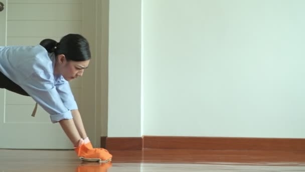 Chồng của ai 'thảm họa' hơn? Chong cua ai 'tham hoa' hon?