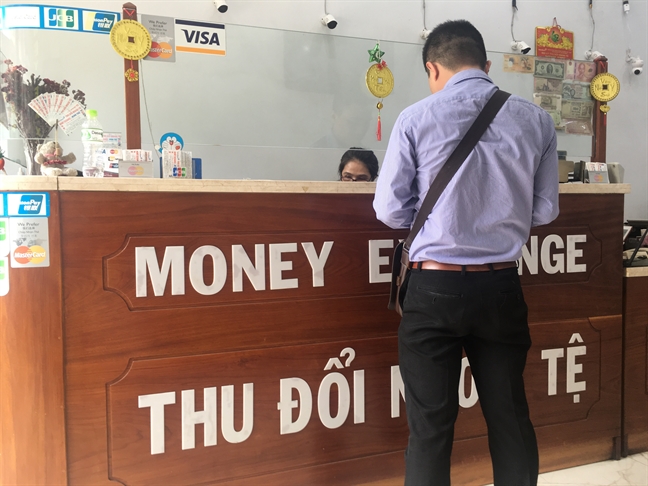 Rút tiền mặt từ thẻ tín dụng bằng thủ thuật mua vàng, USD rồi bán lại Rut tien mat tu the tin dung bang thu thuat mua vang, USD roi ban lai