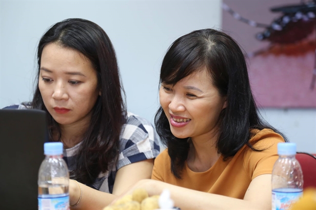 Giao luu truc tuyen: Ngan sot xuat huyet, tay chan mieng theo tre vao truong hoc