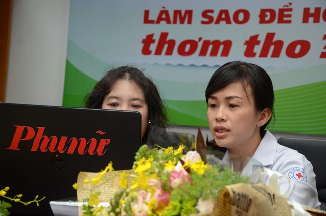 Giao luu truc tuyen 'Lam sao de hoi tho thom tho?'