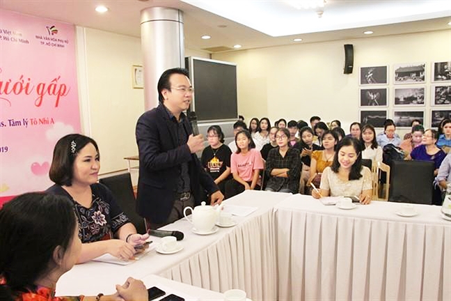 Tự vẽ màu cho... tình yêu Tu ve mau cho... tinh yeu