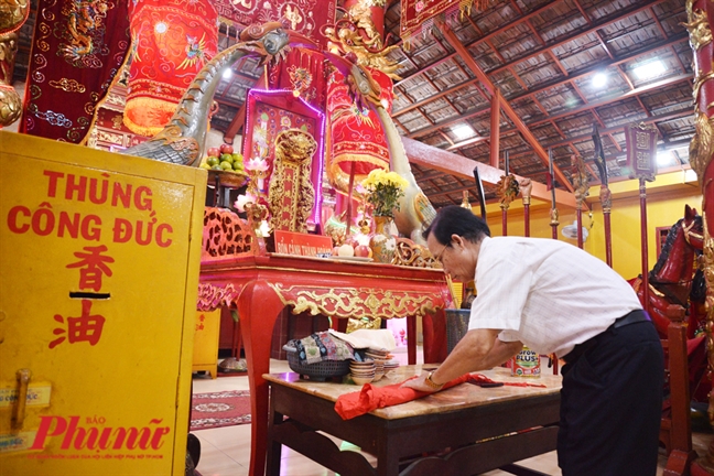 Tưởng cổ vật, hóa ra chỉ là... vật cũ Tuong co vat, hoa ra chi la... vat cu