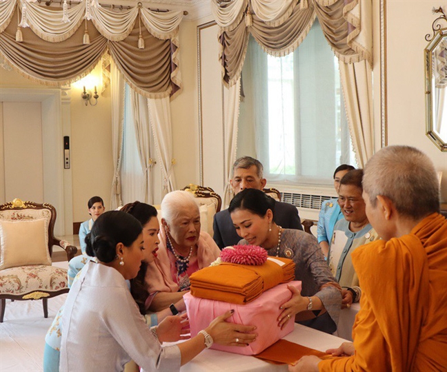 Hoàng gia Thái Lan: 'Cung đấu' giành một người đàn ông, ai đã chiến thắng? Hoàng gia Thái Lan: 'Cung dau' gianh mọt nguòi dàn ong, ai da chien thang?