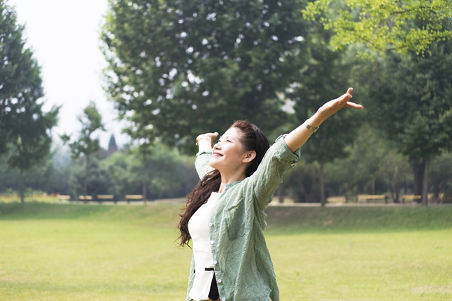 Làm ra tiền là để xài Lam ra tien la de xai