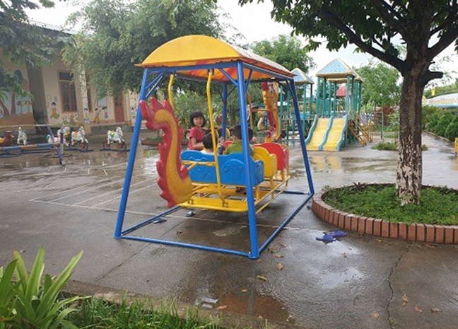 Trường xây dựng để đạt chuẩn rồi... ôm nợ Truong xay dung de dat chuan roi... om no