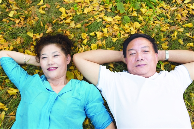 Sống với anh, em có hạnh phúc không? Song voi anh, em co hanh phuc khong?