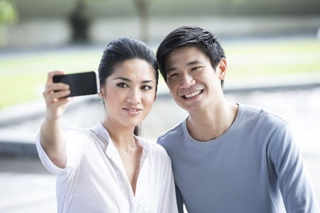 Sống với anh, em có hạnh phúc không? Song voi anh, em co hanh phuc khong?