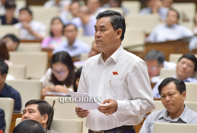 Rà soát lại hồ sơ cán bộ, công chức để nghiêm trị dùng bằng giả Ra soat lai ho so can bo, cong chuc de nghiem tri dung bang gia