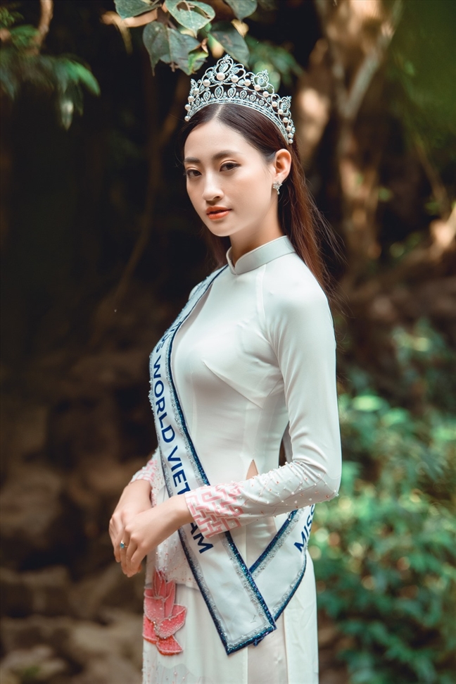 Hoa hậu Lương Thùy Linh làm Đại sứ hình ảnh Festival hoa Đà Lạt Hoa hau Luong Thuy Linh lam Dai su hinh anh Festival hoa Da Lat