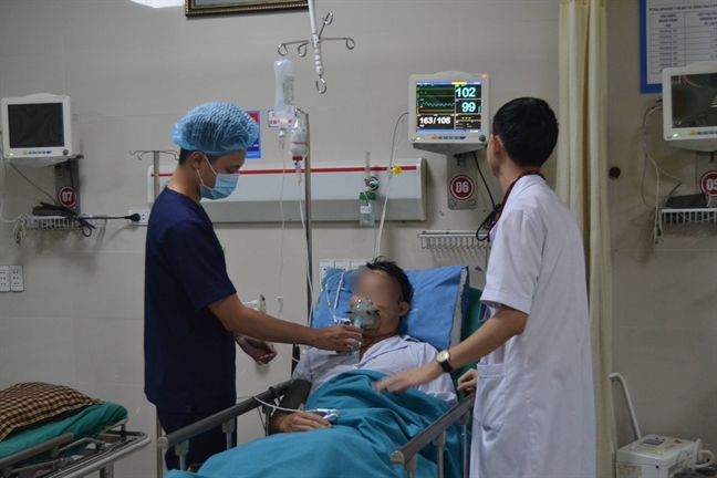 Cứu bệnh nhân 43 tuổi ngộ độc thuốc tê Lidocain khi chữa thận Cuu benh nhan 43 tuoi ngo doc thuoc te Lidocain khi chua than
