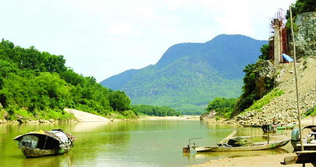 Ngó lên Hòn Kẽm Đá Dừng… Ngo len Hon Kem Da Dung…