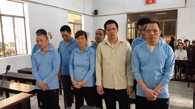 Xét xử vụ nổ súng vì tranh chấp đất làm 8 người thương vong Xet xu vu no sung vi tranh chap dat lam 8 nguoi thuong vong