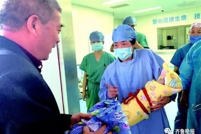 Một phụ nữ Trung Quốc làm mẹ ở tuổi 67 Mot phu nu Trung Quoc lam me o tuoi 67