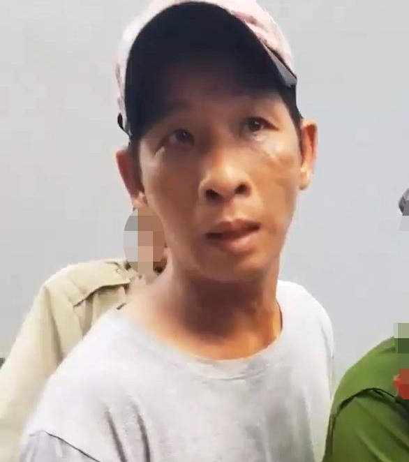 Vụ bé gái bị châm tàn thuốc dã man: Cha dượng - hai từ ám ảnh Vu be gai bi cham tan thuoc da man: Cha duọng - hai tù ám ảnh