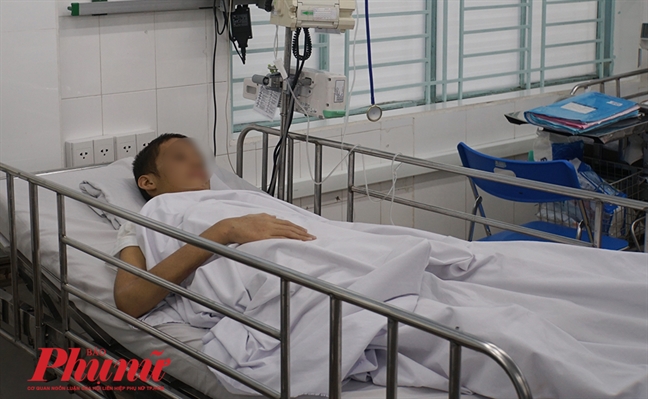 Bác sĩ Sài Gòn hội chẩn qua điện thoại từ sáng tới khuya cứu thiếu niên thoát cửa tử đeo bám Bac si Sai Gon hoi chan qua dien thoai tu sang toi khuya cuu thieu nien thoat cua tu deo bam