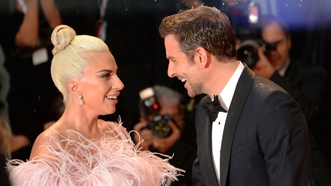 Lady Gaga thừa nhận chuyện tình cảm với Bradley Cooper chỉ là dàn dựng Lady Gaga thua nhan chuyen tinh cam voi Bradley Cooper chi la dan dung