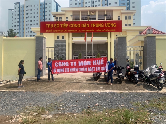 Nhà cung cấp rủ nhau đi khắp nơi kiện ông chủ chuỗi Món Huế chiếm đoạt tài sản Nha cung cap ru nhau di khap noi kien ong chu chuoi Mon Hue chiem doat tai san