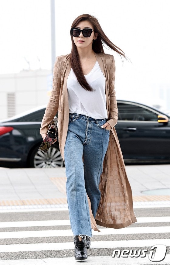 Thời trang bất chấp tuổi tác của Ha Ji Won Thoi trang bat chap tuoi tac cua Ha Ji Won