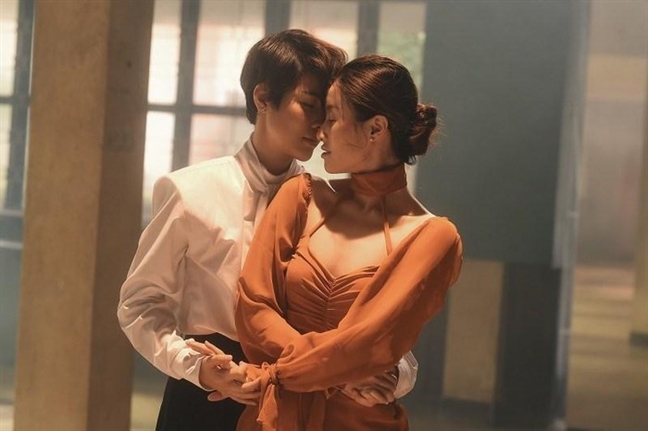 Làng nhạc Việt bùng nổ MV kể chuyện tình đồng tính Lang nhac Viet bung no MV ke chuyen tinh dong tinh