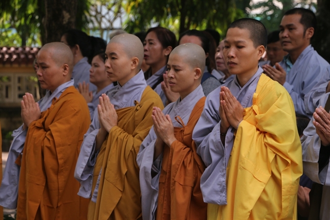 Hàng nghìn tăng ni phật tử đến dự lễ nhập kim quan Đại lão Hòa thượng Thích Trí Quang Hang nghin tang ni phat tu den du le nhap kim quan Dai lao Hoa thuong Thich Tri Quang