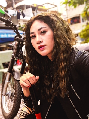 Phi Ngọc Ánh: Chiến mã làng cascadeur Việt Phi Ngoc Anh: Chien ma lang cascadeur Viet
