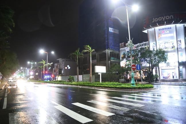 Người dân Khánh Hòa chèn chống nhà cửa, sẵn sàng ứng phó cơn bão số 6 Nguoi dan Khanh Hoa chen chong nha cua, san sang ung pho con bao so 6