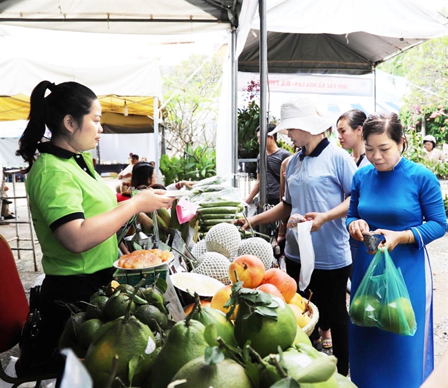 Phải sản xuất ra thực phẩm an toàn để bảo vệ giống nòi Phai san xuat ra thuc pham an toan de bao ve giong noi