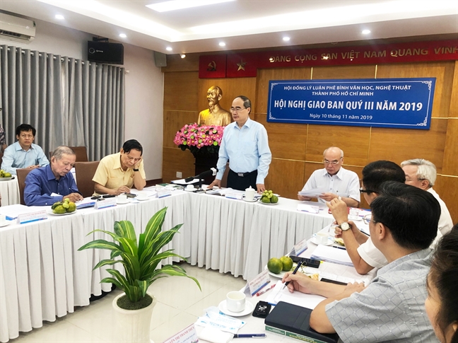 Truyền thông 'định hướng' thị trường đang tạo ra gam màu tối cho đời sống văn hóa Truyen thong 'dinh huong' thi truong dang tao ra gam mau toi cho doi song van hoa
