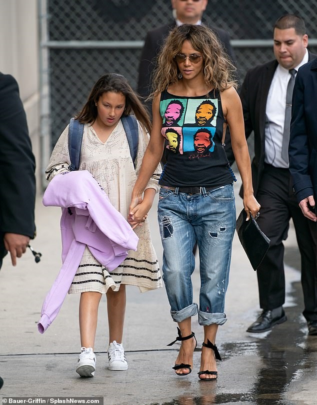 Nữ diễn viên Halle Berry đưa ra cáo buộc rợn người để giành quyền nuôi con Nu dien vien Halle Berry dua ra cao buoc ron nguoi de gianh quyen nuoi con